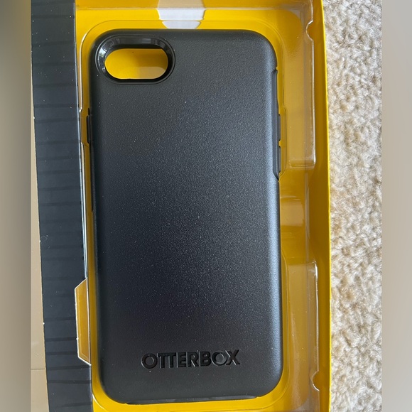 Brand New Otter Box Series Symmetry Sleek Protection Case for iPhone 7 / 8 - Picture 4 of 4